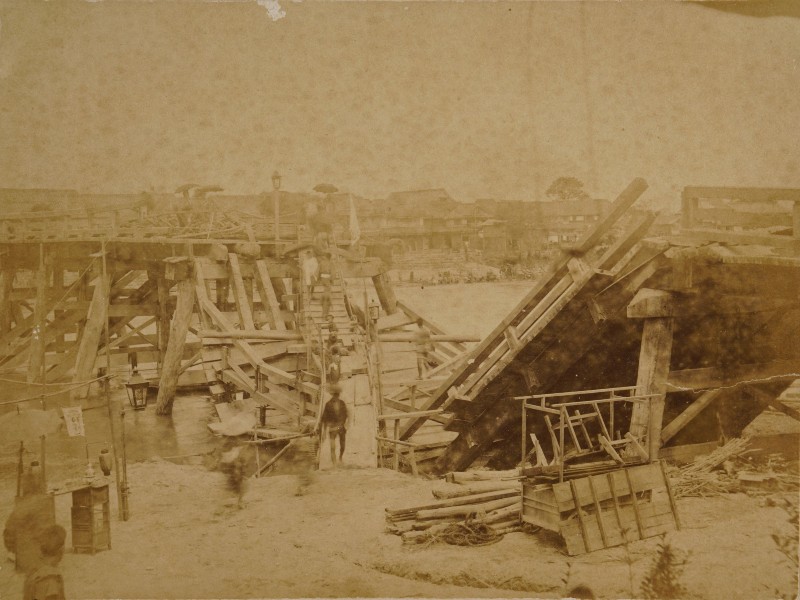 [明治二十五年水害で破損した京橋] - ページ 1